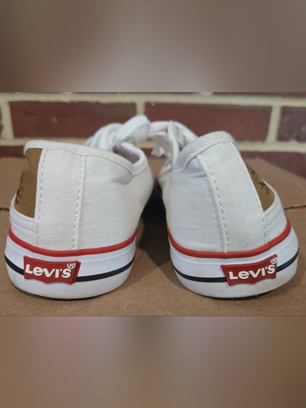 Levi's White Canvas Low Top Lace-Up Sneakers Women's Size 8.5 Casual Y2k Shoes - Picture 4 of 8
